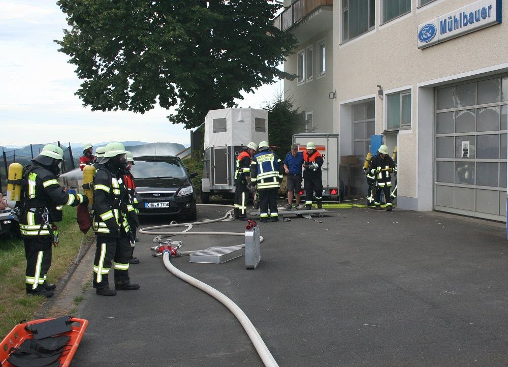 Gleißenberger Atemschutzträger retteten zwei Personen aus dem verqualmten Keller.