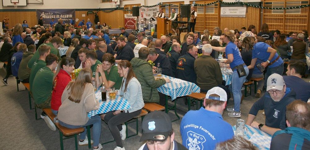Die Gleißenberger Mehrzweckhalle war beim Bockbierfest wieder voll besetzt.