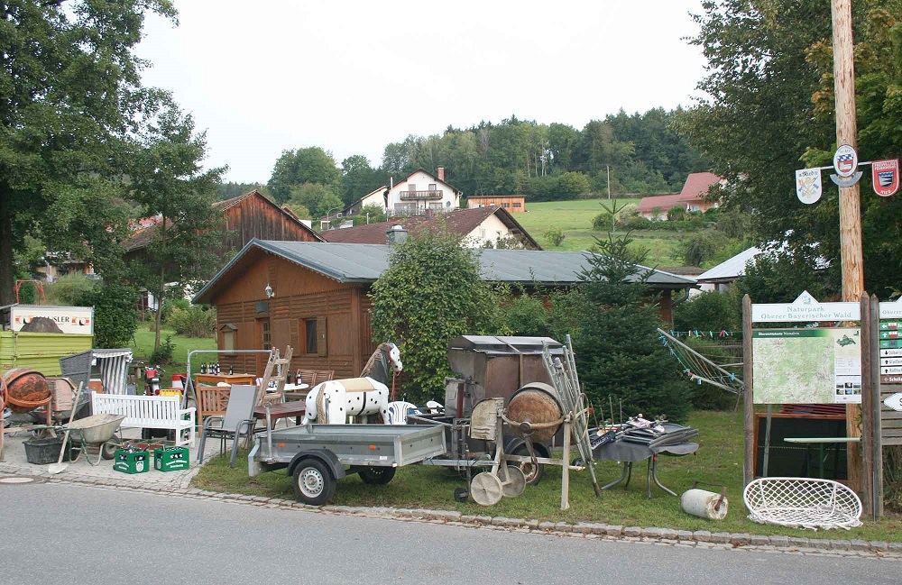 Der Nachwuchs kümmerte sich - ebenso wie eine Woche zuvor in Gleißenberg - um einen respektvollen Kirta-Stand.
